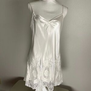 Oscar de la Renta White Satin Lace Slip dress nightgown Cottagecore